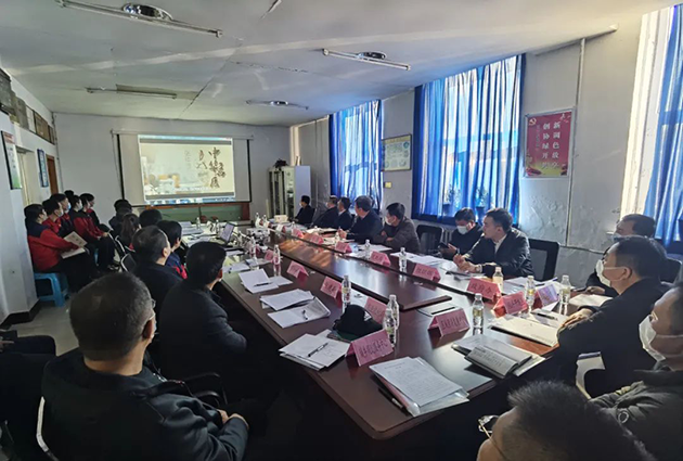 孙东深入乐竞体育制药有限责任公司主持召开现场